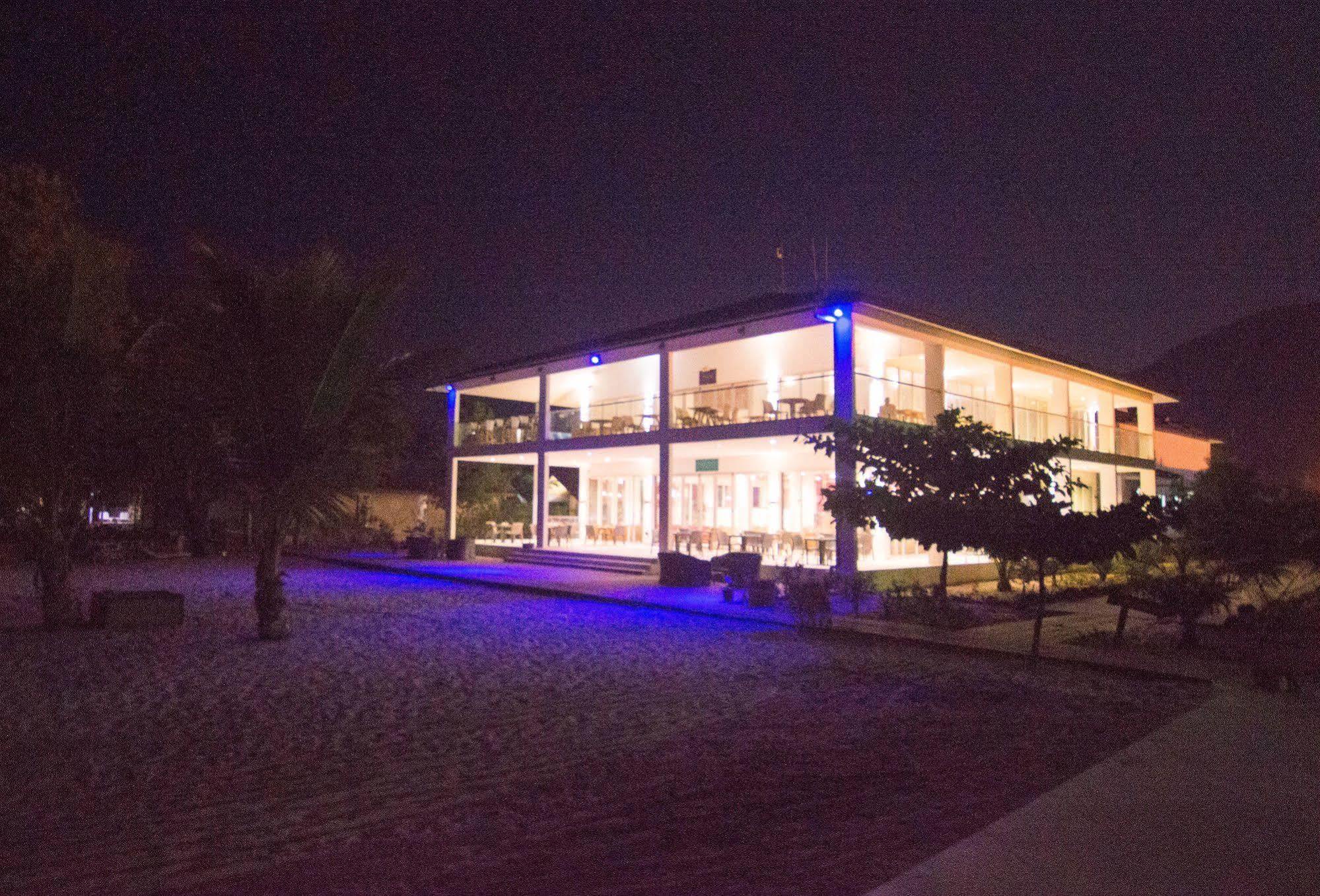 The Place Resort At Tokeh Beach Freetown Extérieur photo