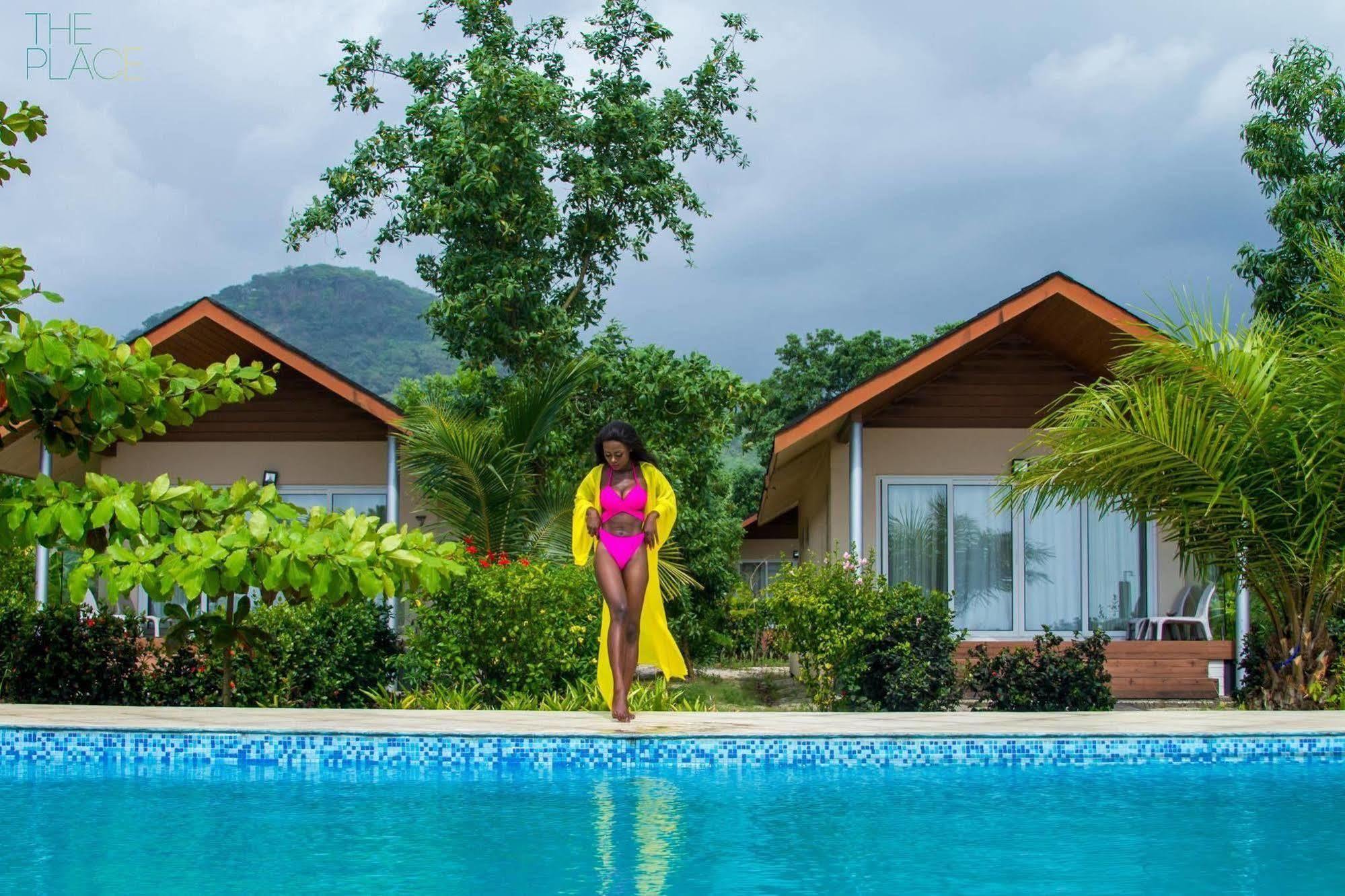 The Place Resort At Tokeh Beach Freetown Extérieur photo