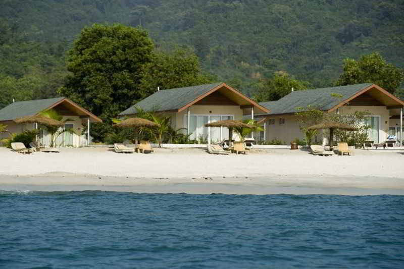 The Place Resort At Tokeh Beach Freetown Extérieur photo